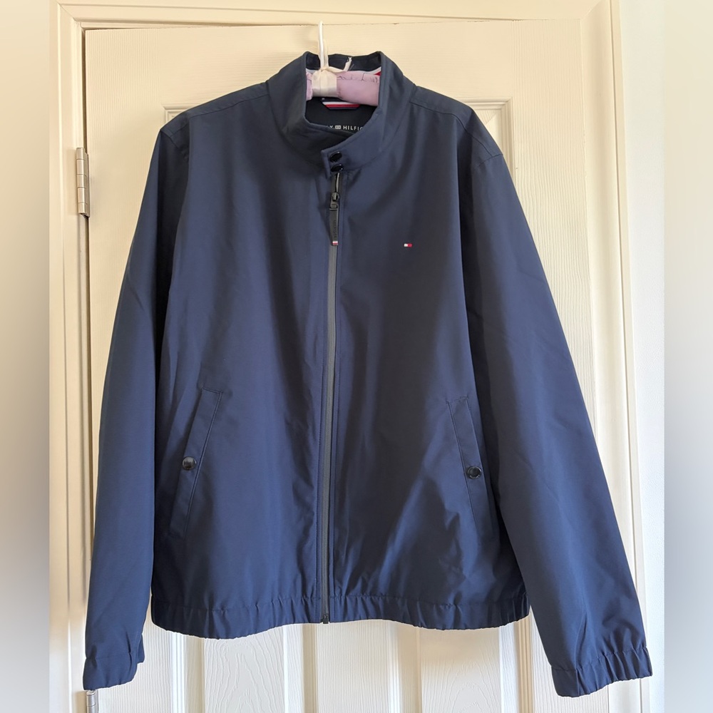 Like New Tommy Hilfiger Men's Navy Windbreaker Jacket Size XL